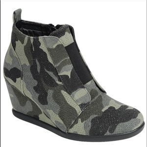 Camo wedge bootie- size 9 brand new